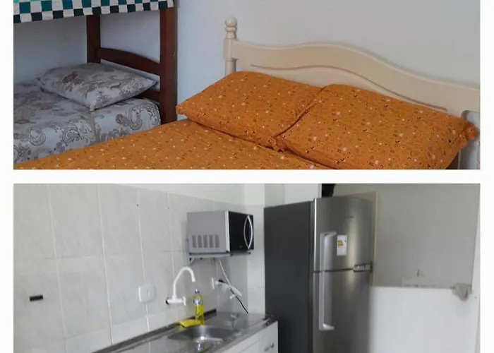 BIWA Condomínio cm Piscina, 1garagem, WI-FI 300 Mega, Central de vigilância remota , Centro do Guarujá próximo à Praia e Comércio, horários check-in e check-out flexíveis